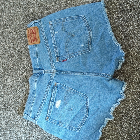 Levi's Denim Shorts - Picture 4 of 4